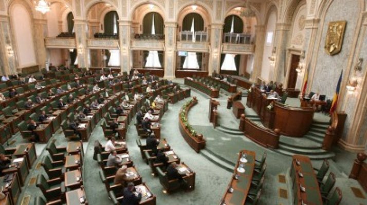 Antonescu: Nu am motive să demisionez de la Senat, dar o fac dacă PSD sau PNL o cer